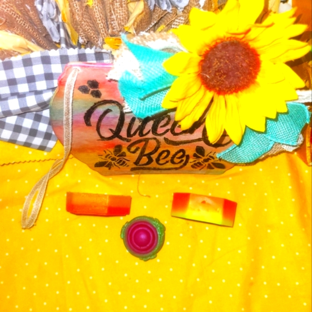 "🐝👑"Unique Queen Bee  Gift Set" Handcrafted - Picture 6 of 16